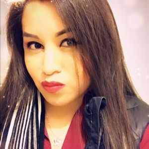 Meet your Posher, Ana